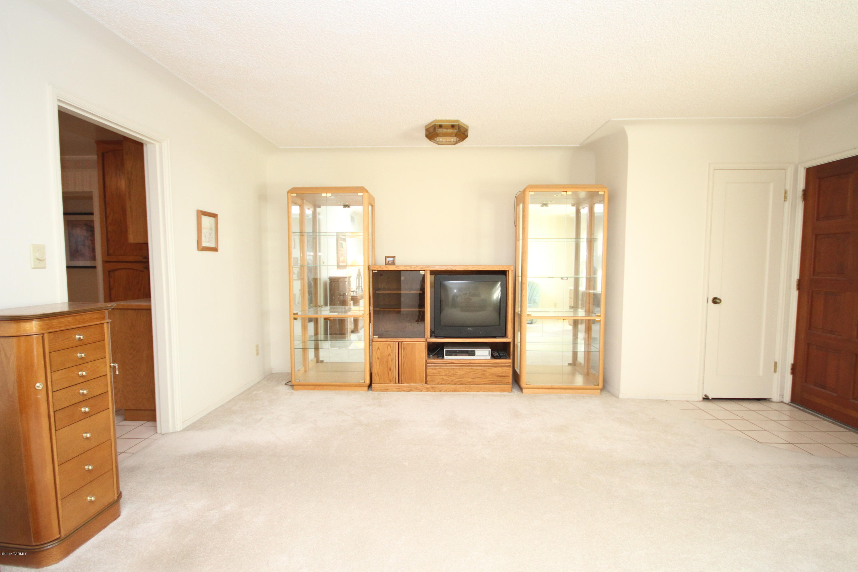 Country Club Manor - Residential