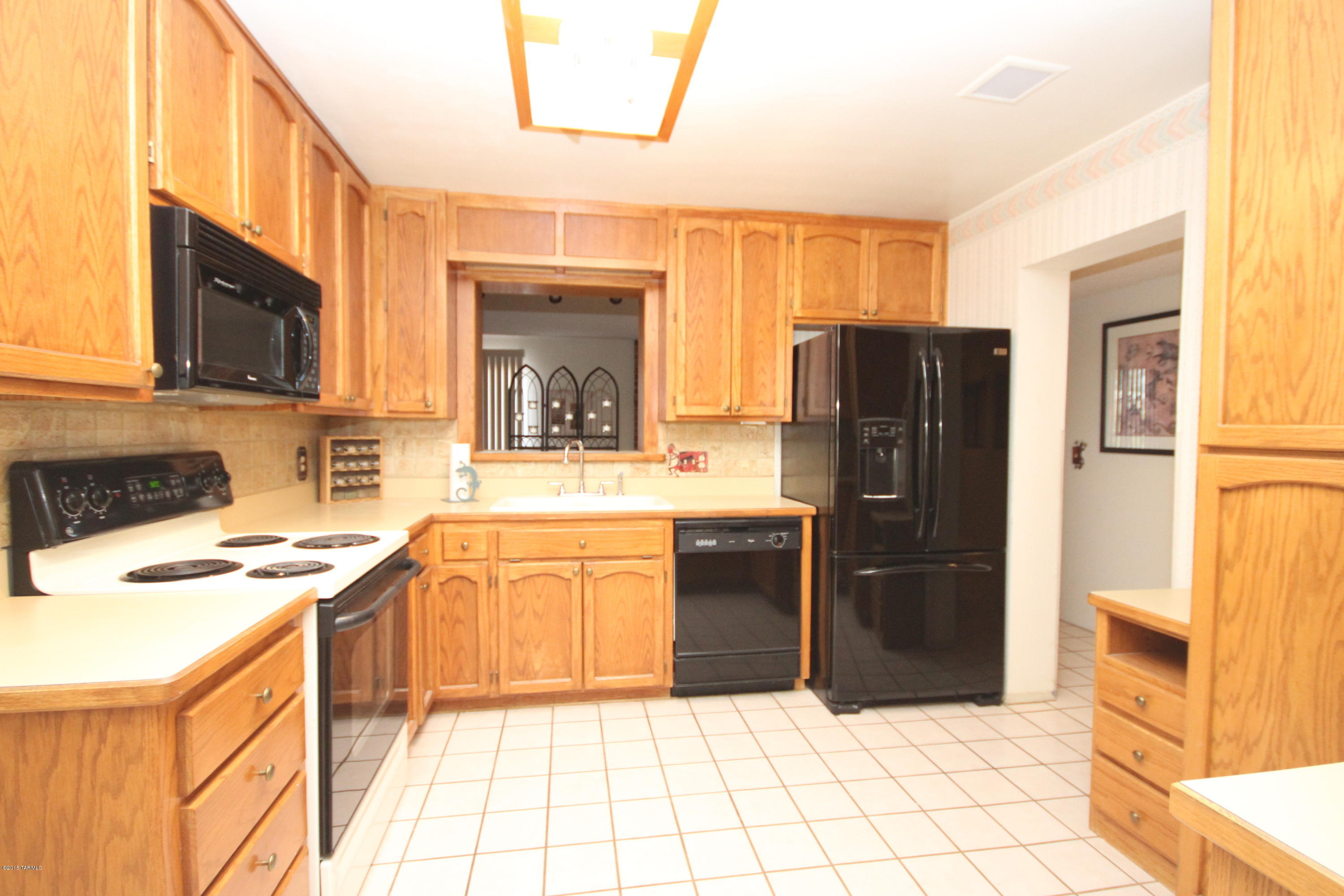 Country Club Manor - Residential
