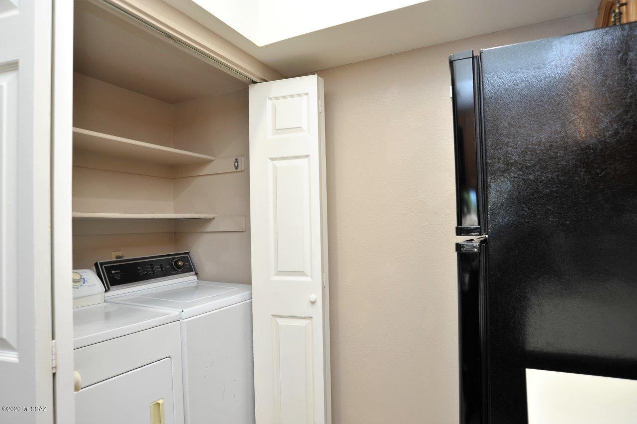 Twelve Hundred River Rd Condos - Residential