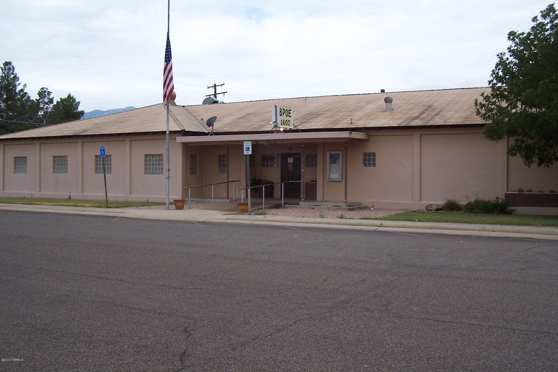Commercial Building in a prime location, 3 large banquette rooms, 3 bars, large commercial kitchen, extremely large private patio area for outdoor dining. 6 restrooms. 3 separate parking areas. Call Listing Agent for an appointment
