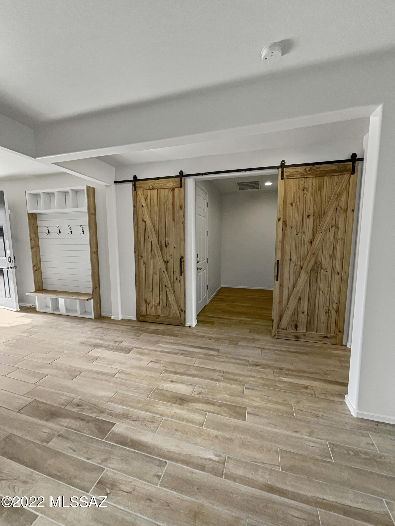 Entrada Del Rio - Residential