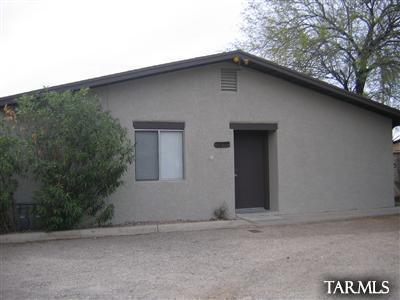 HUGE central triplex. Central AC, lots of tile, modern and open. Over 900 sq ft! Privately fenced yards. Laundry hook-ups. Spacious, bright and cheerful. Terrific location with great access to shopping, schools and bus lines. Rarely vacant, so call today!