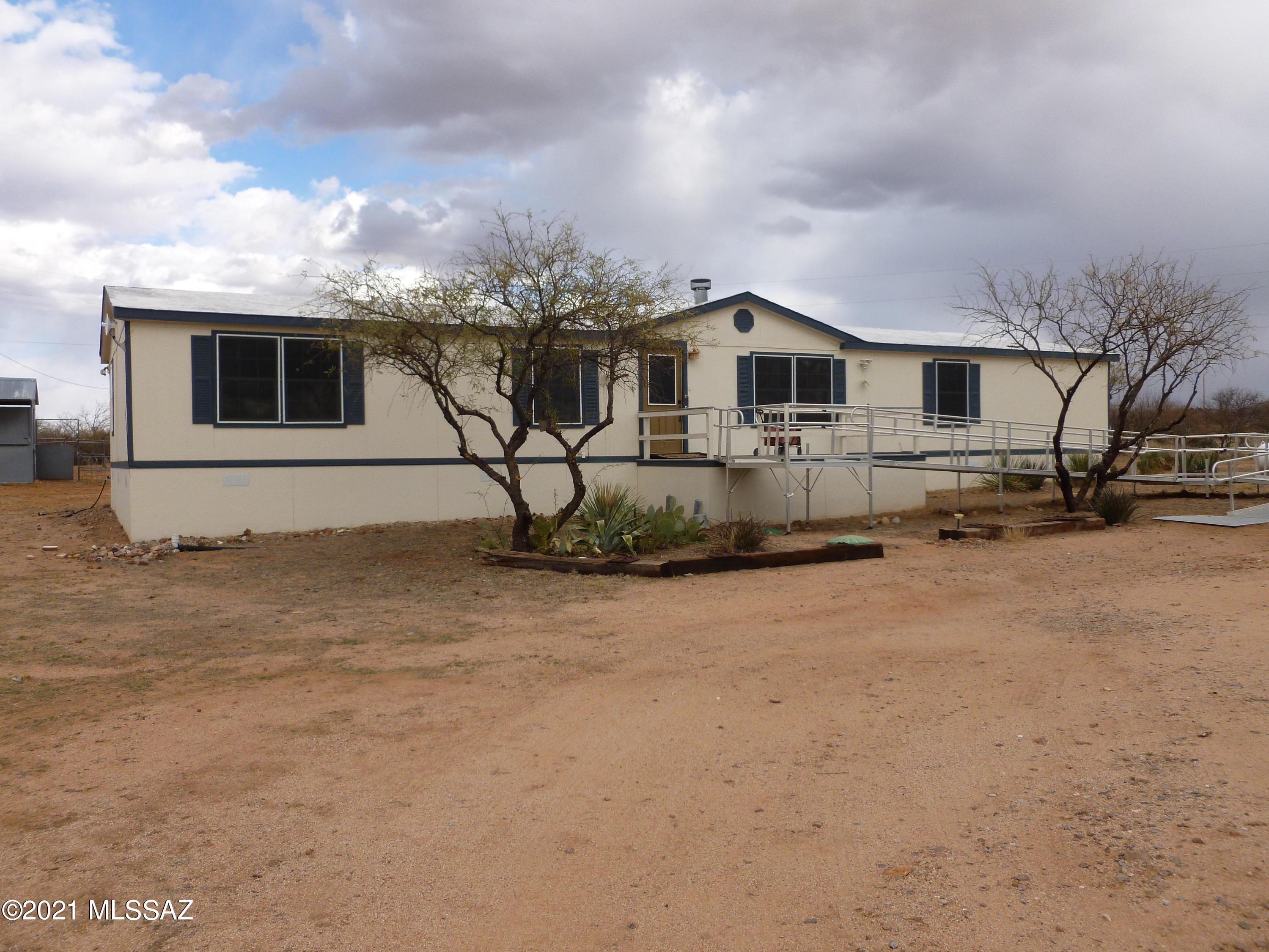 J - Six Ranchettes Unit NO. 7 (205-221, 237-423) - Residential