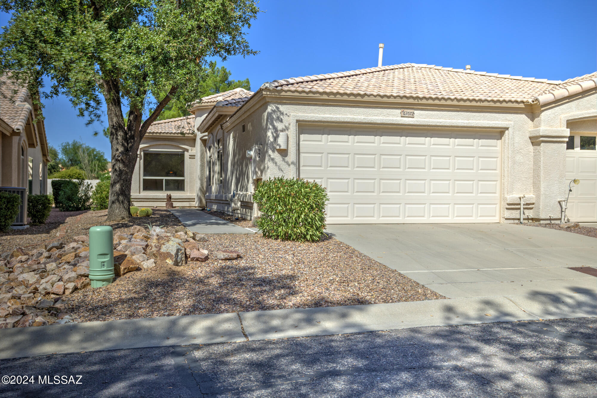 Discover the vibrant 55+ SaddleBrooke community, where residents enjoy amenities including fitness center, clubhouses, 200+ clubs, golf& events much more. 

This charming villa features a split bedroom floor plan, a spacious living room w/ a versatile formal dining area, a kitchen w/ granite countertop, an island, breakfast nook & all appliances are included.

The primary ensuite features a French door entrance, sliding glass patio door, walk-in shower & a walk-in closet.

The yard is beautifully landscaped. Enjoy evenings outside gazing at the stars.

In addition, you will be a part of SaddleBrooke VILLA Community offering exceptional value w/ comprehensive ext. maintenance services covering the roof, paint, landscaping, pest control, roads, insurance & more.  Less Worry=More FUN