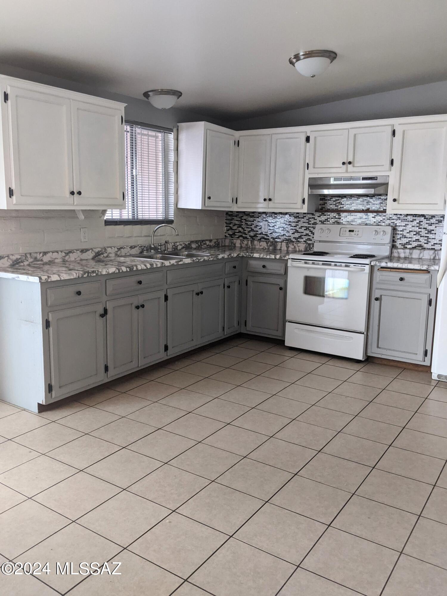 Northmanor - Residential Lease