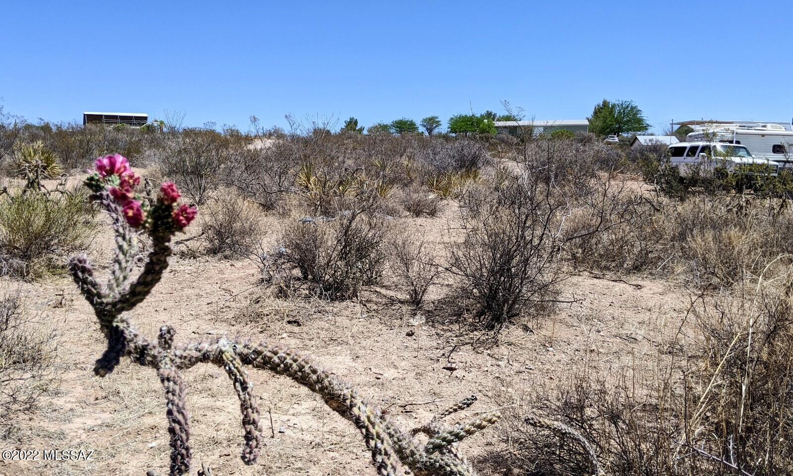 0.68 ACRE on E. Roadrunner Ridge. POWER & WATER to lot line. 
Quiet and serene atmosphere with views of the Mule Mountains. Only about a 5 minute drive to all Historic Tombstone events & Restaurants. 
Call Today!!