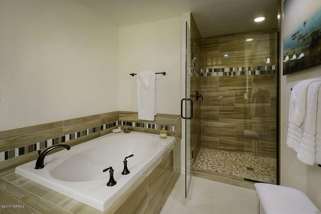 Finisterra II (211-302) - Residential