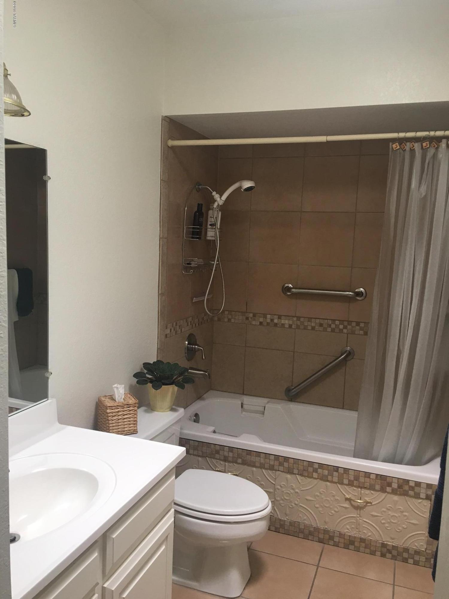 Oak Park Twnhss (1-40) - Residential