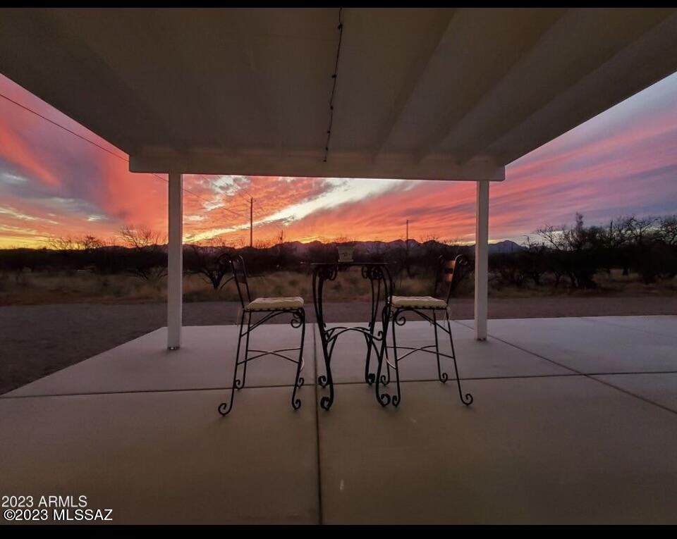 This home is beautiful and ready for your family. Located on the desirable North East side of Rio Rico surrounded by mountains, this home is the perfect rental for a vacation home or primary residence. With granite counter tops through out the entire house, an great room floor plan, 9' ceilings and LED lighting, it makes for a great home! 3 bedrooms, 2 bathrooms and 2 car garage makes this one of the best value properties in Rio Rico!