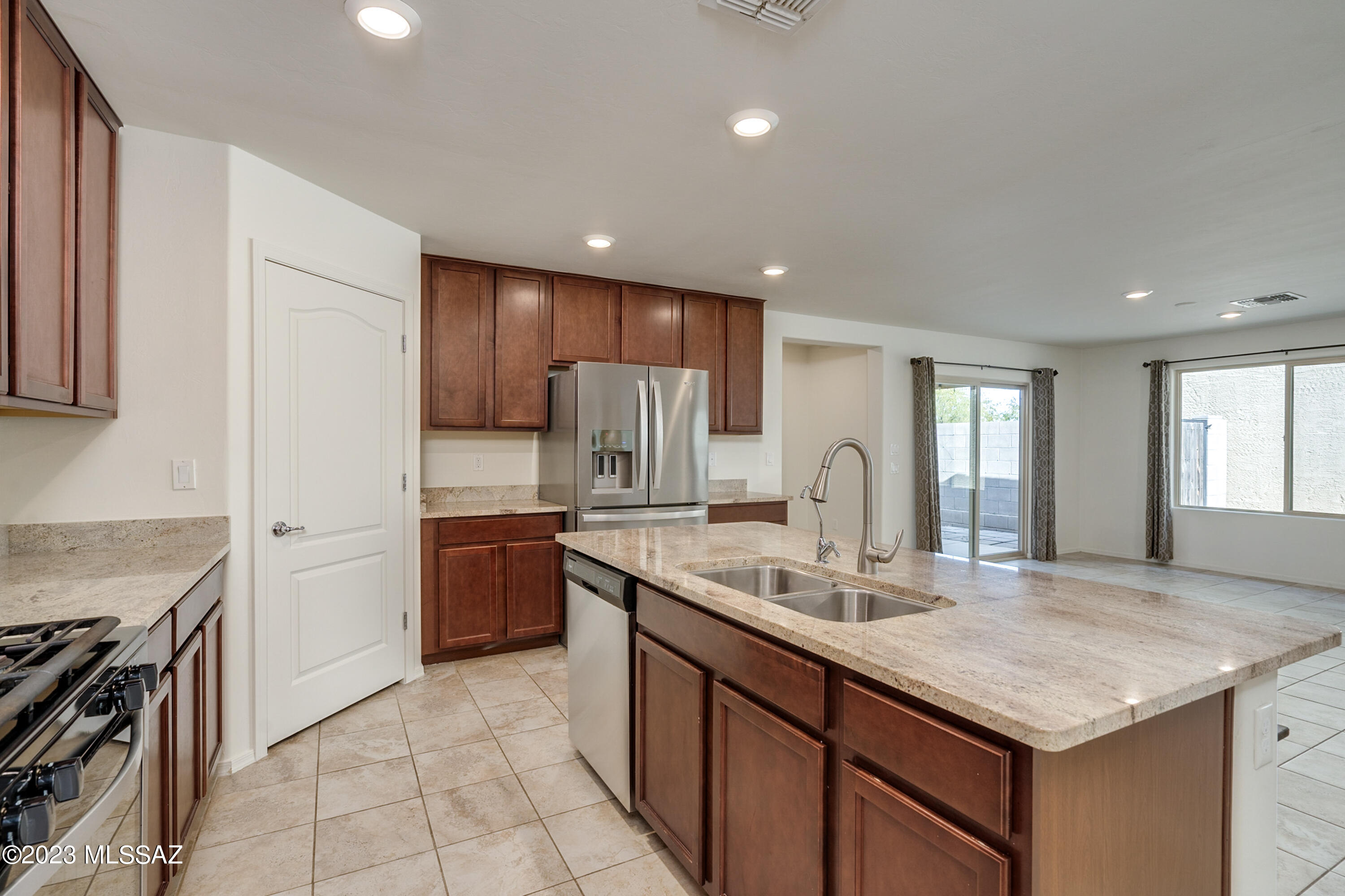 Kinnison Overlook SQ20160890579 - Residential
