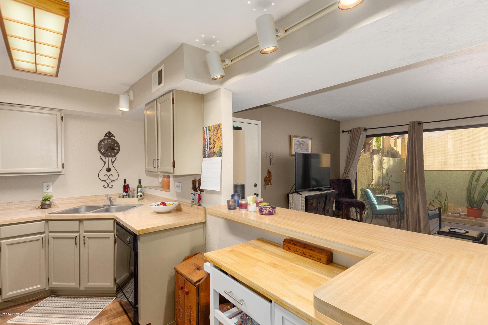 Woodland Place Condominiums (101-152, 201-252) - Residential