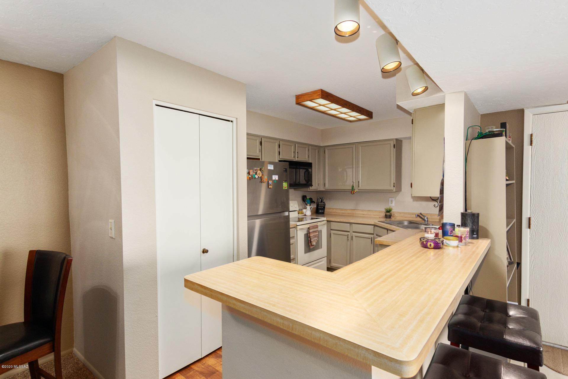 Woodland Place Condominiums (101-152, 201-252) - Residential