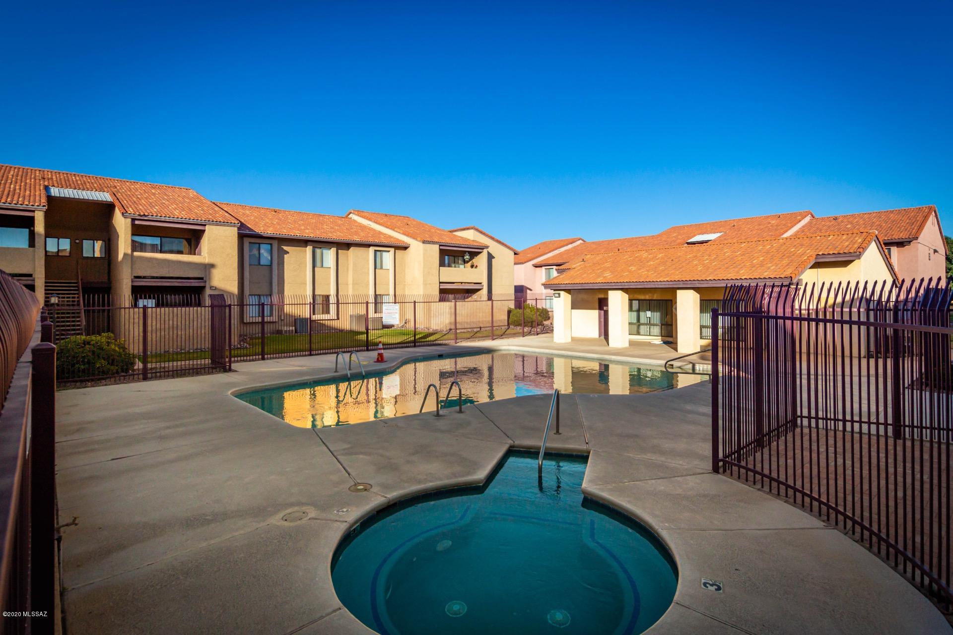 Woodland Place Condominiums (101-152, 201-252) - Residential