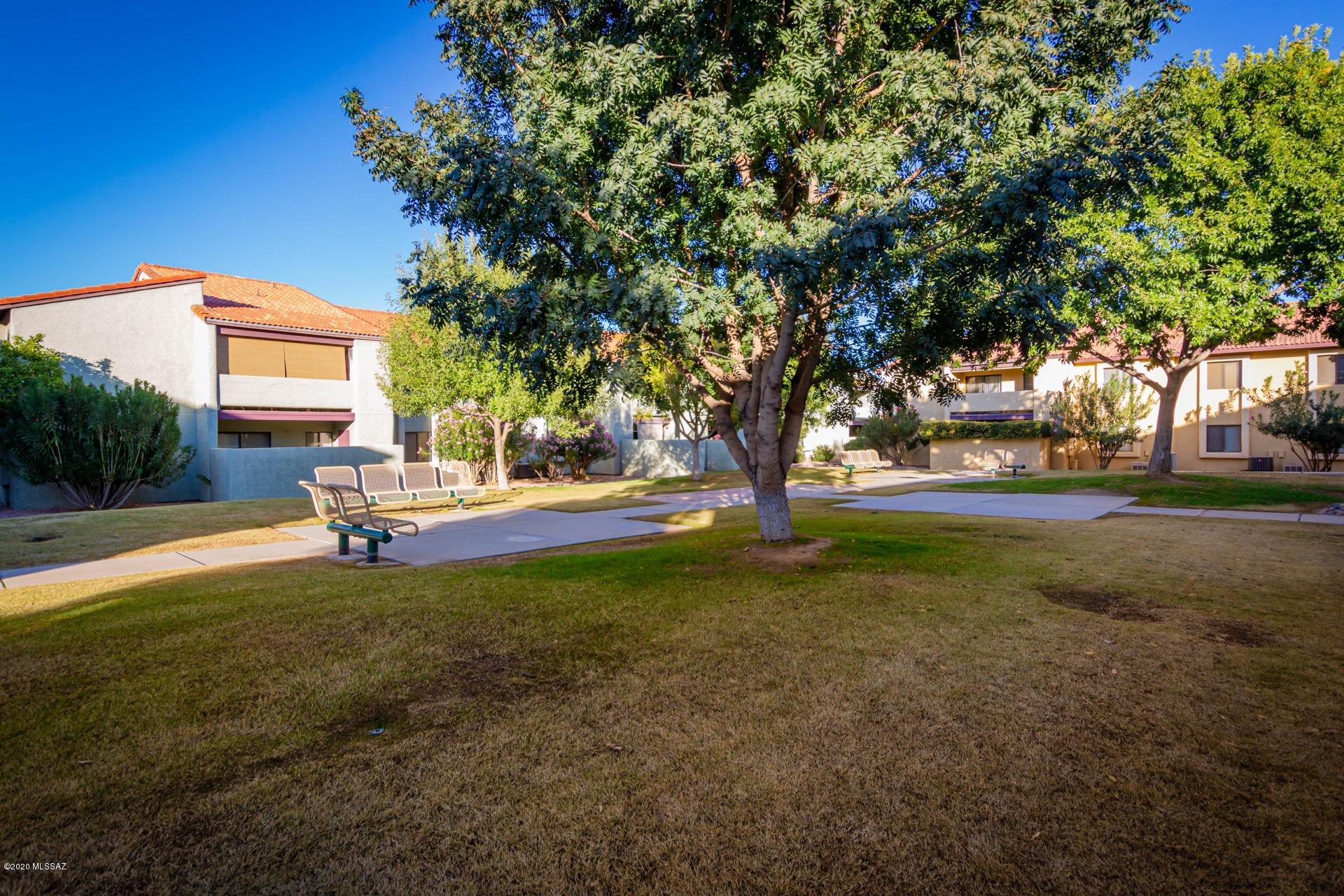 Woodland Place Condominiums (101-152, 201-252) - Residential