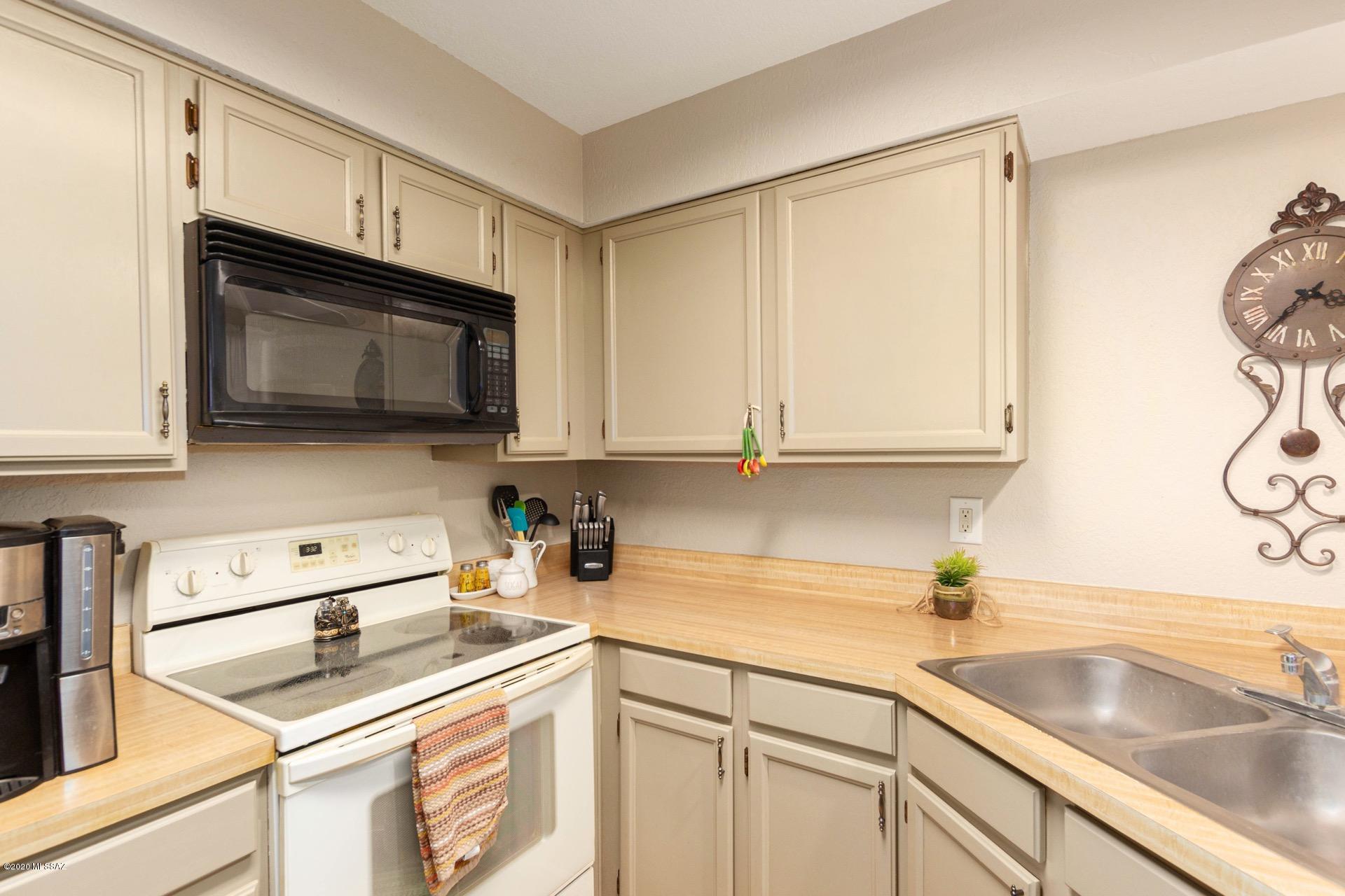 Woodland Place Condominiums (101-152, 201-252) - Residential
