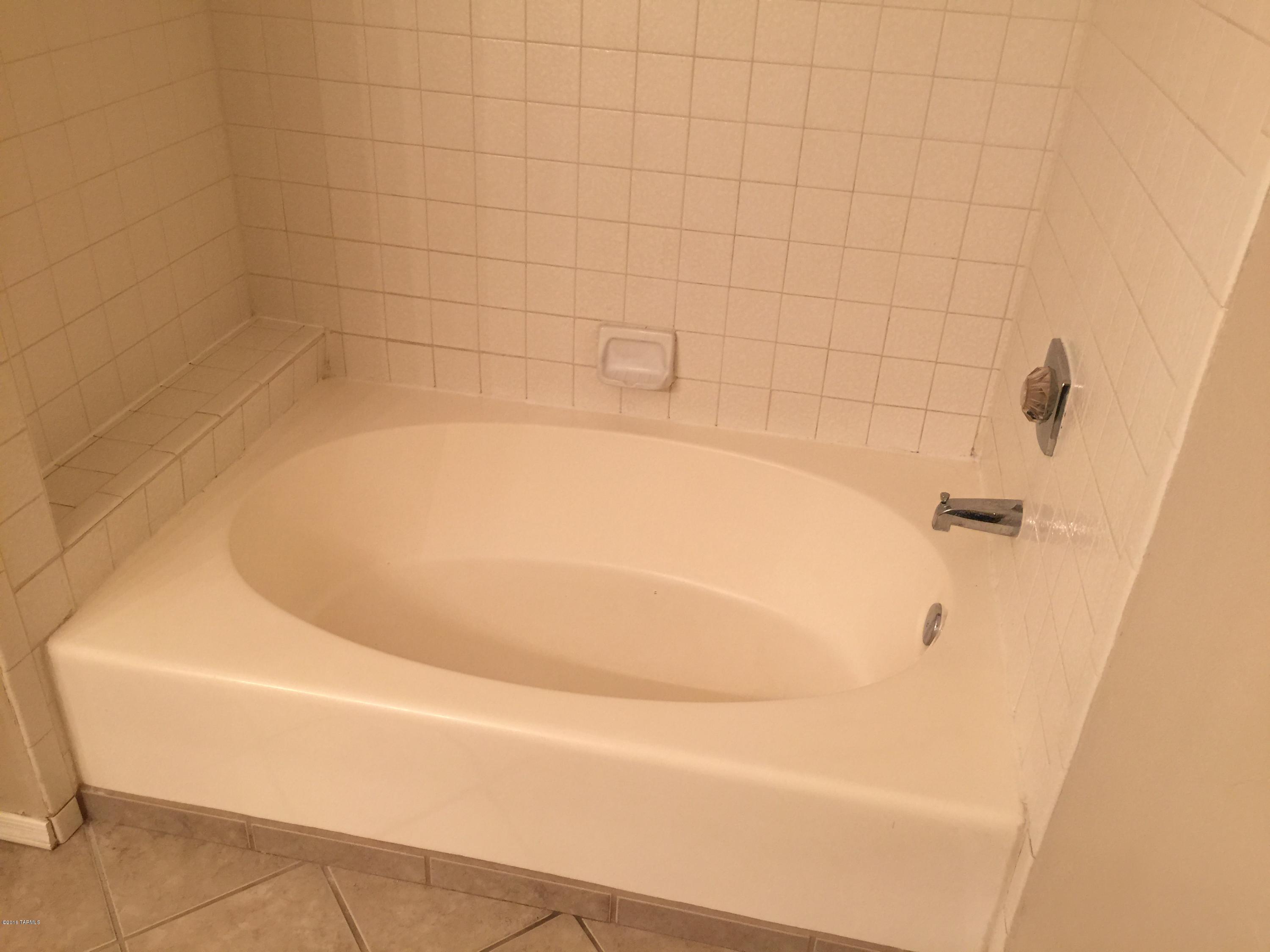 Mountain View Condos. (1-76) - Residential Lease
