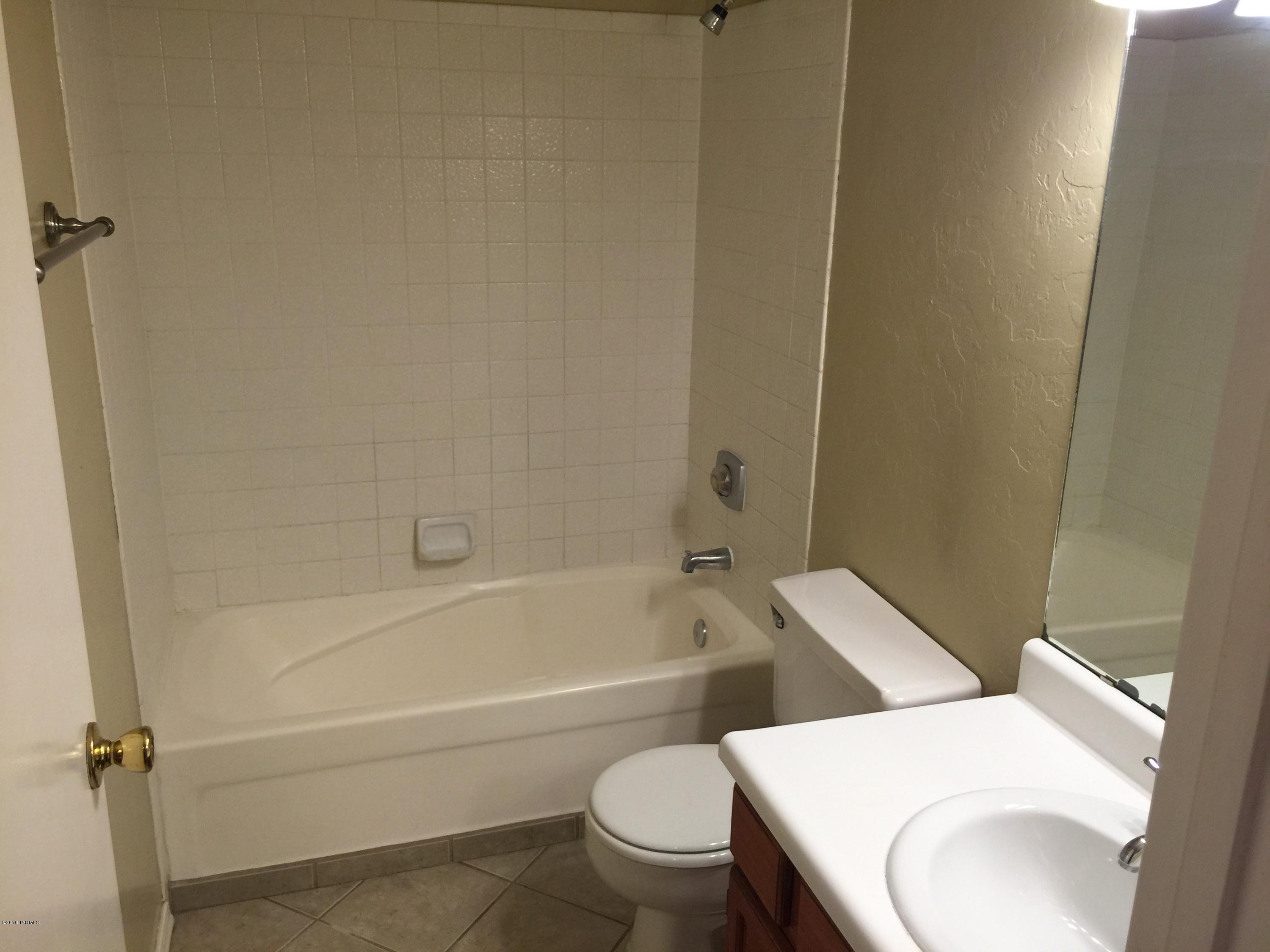Mountain View Condos. (1-76) - Residential Lease