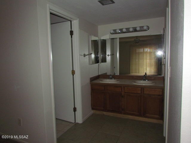 Edgebrooke Village (1-79) - Residential Lease