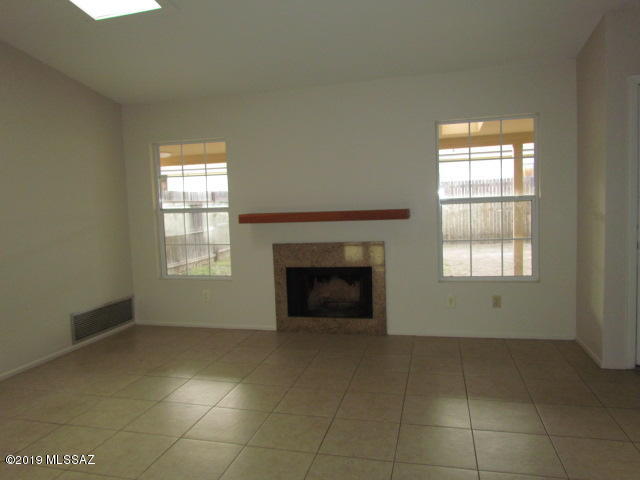 Edgebrooke Village (1-79) - Residential Lease