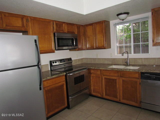 Edgebrooke Village (1-79) - Residential Lease