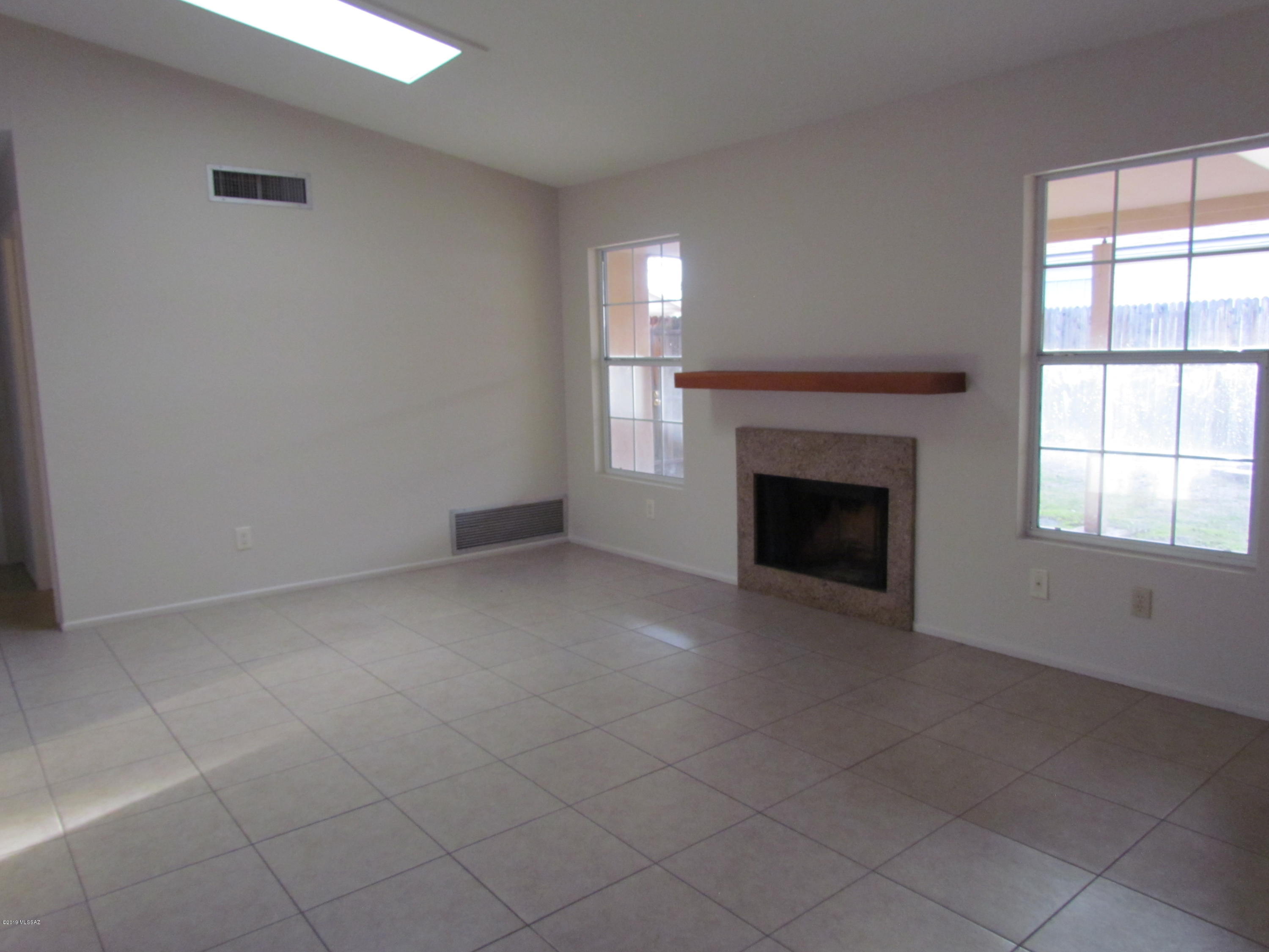 Edgebrooke Village (1-79) - Residential Lease