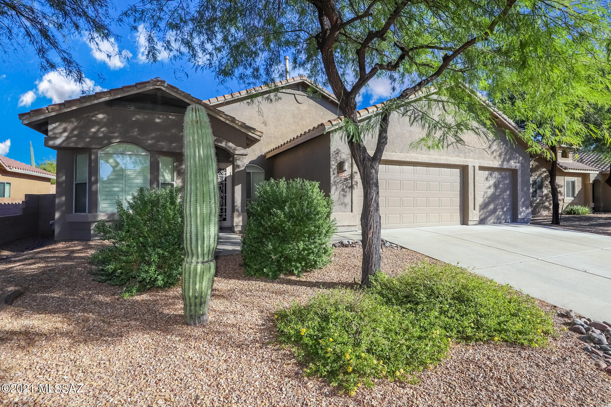 Don't miss out on this Amazing equity opportunity in Dove Mountain! This contemporary 3 bedroom, 2 bath plus den/office home with 3 car garage sits on a large lot in a cul de sac and features a beautiful pebble play pool. Many recent upgrades installed including newer HVAC & furnace, water heater, water softener with whole home filtration system, and newer pool pump. Plantation shutters and solar tubes throughout. Located near amenities, top rated schools, shopping and dining. Come enjoy all that Dove Mountain has to offer!