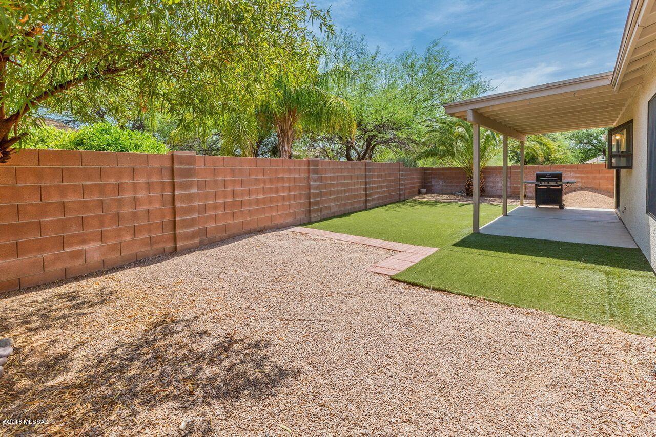Country Club(1-221) - Residential