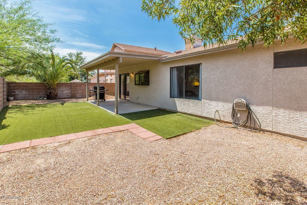 Country Club(1-221) - Residential