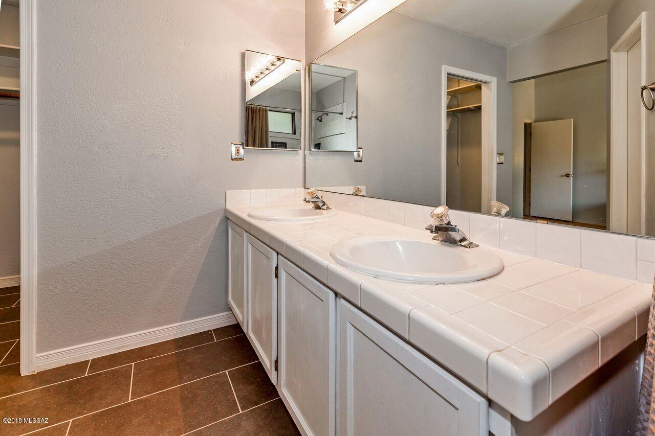 Country Club(1-221) - Residential