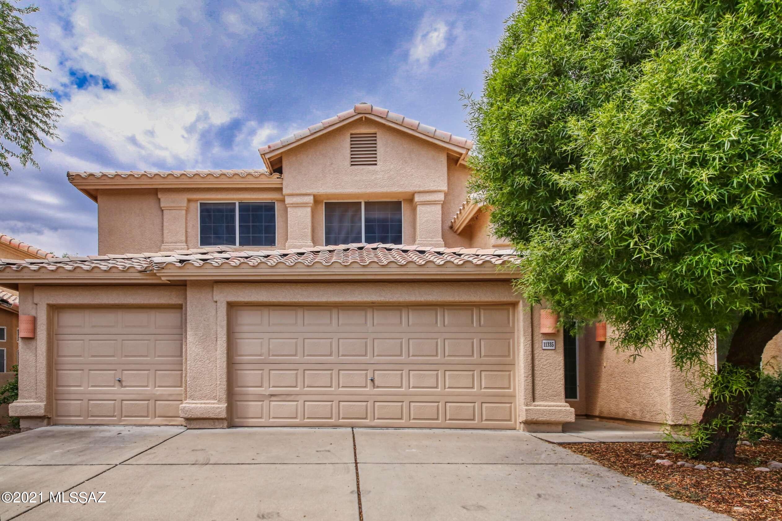 This is a comfortable home in the highly desirable Copper Creek neighborhood, a very popular area in the heart of Oro Valley in Northwest Tucson. This 5 bedroom home features vaulted ceilings and ceramic tile throughout main floor except bedroom, master bedroom downstairs. The updated kitchen has granite counters and stainless steel appliances. New roof replaced in 2008; HVAC replaced in 2017; fresh exterior paint this year. Enjoy back yard with mature trees (Lemon, grapefruit, orange, and fig) and vegetable garden.
Close to the great schools such as the mentioned public schools as well as Basis, and Innovation academy.