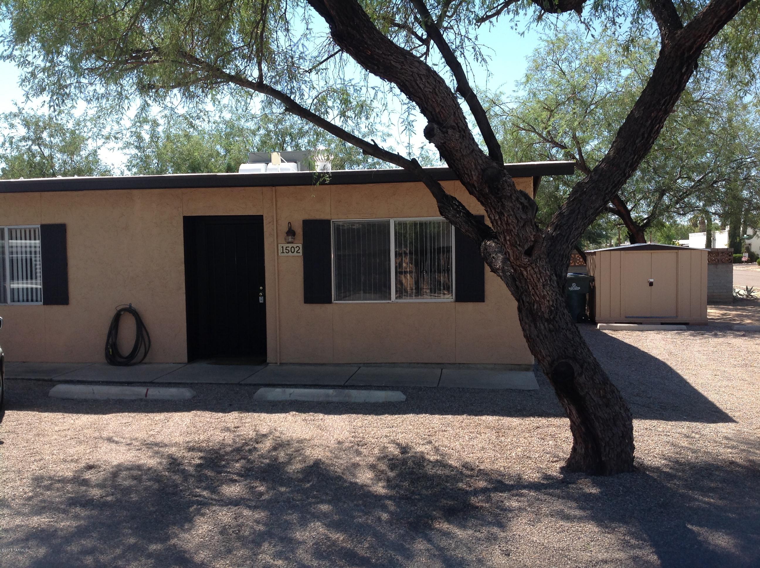 Charming 2 bed 1bath with washer and dryer. Spacious unit near Speedway and Wilmont with a backyard A must see! Please call Erica @ 520.904.2143 for a showing.