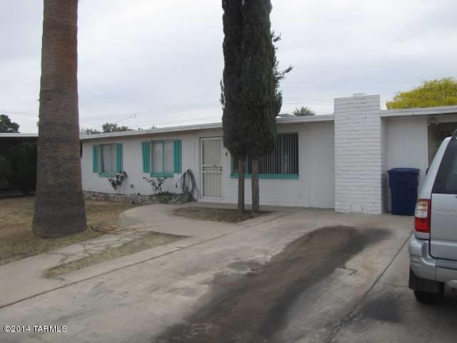 South Central 4 bedroom, 3 bath home near Swan and 29th.  Updated kitchen with Maple cabinets.  Fireplace. One bath has some Disability adapted fixtures.  Tankless Hot water heater.  A/C gas heat. Fenced yard