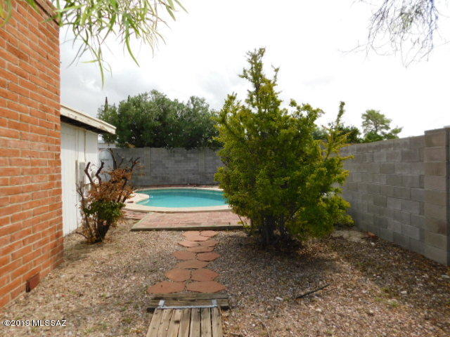 Braewood Terrace (1-107) - Residential