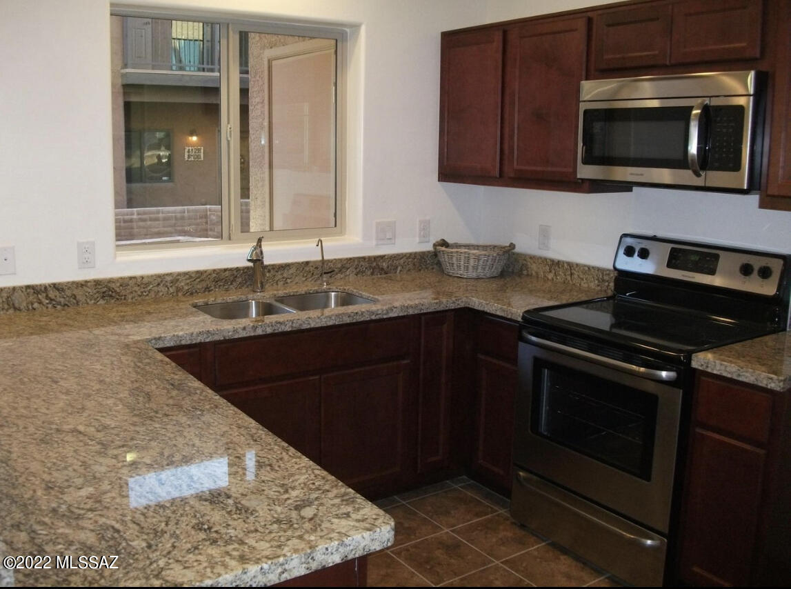 Stone Crossing Condominium - Residential