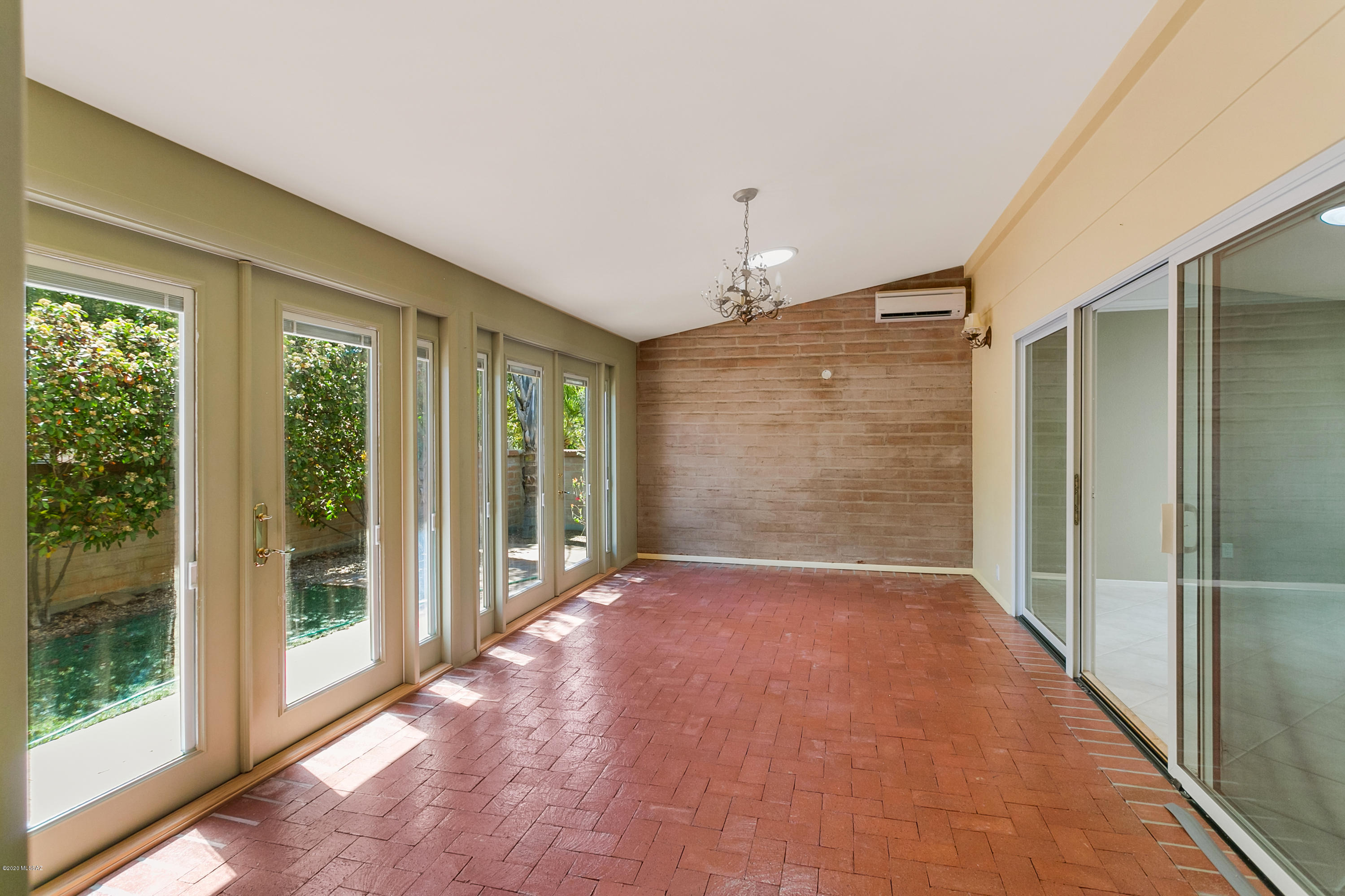 Villas De La Canada (1-74) - Residential