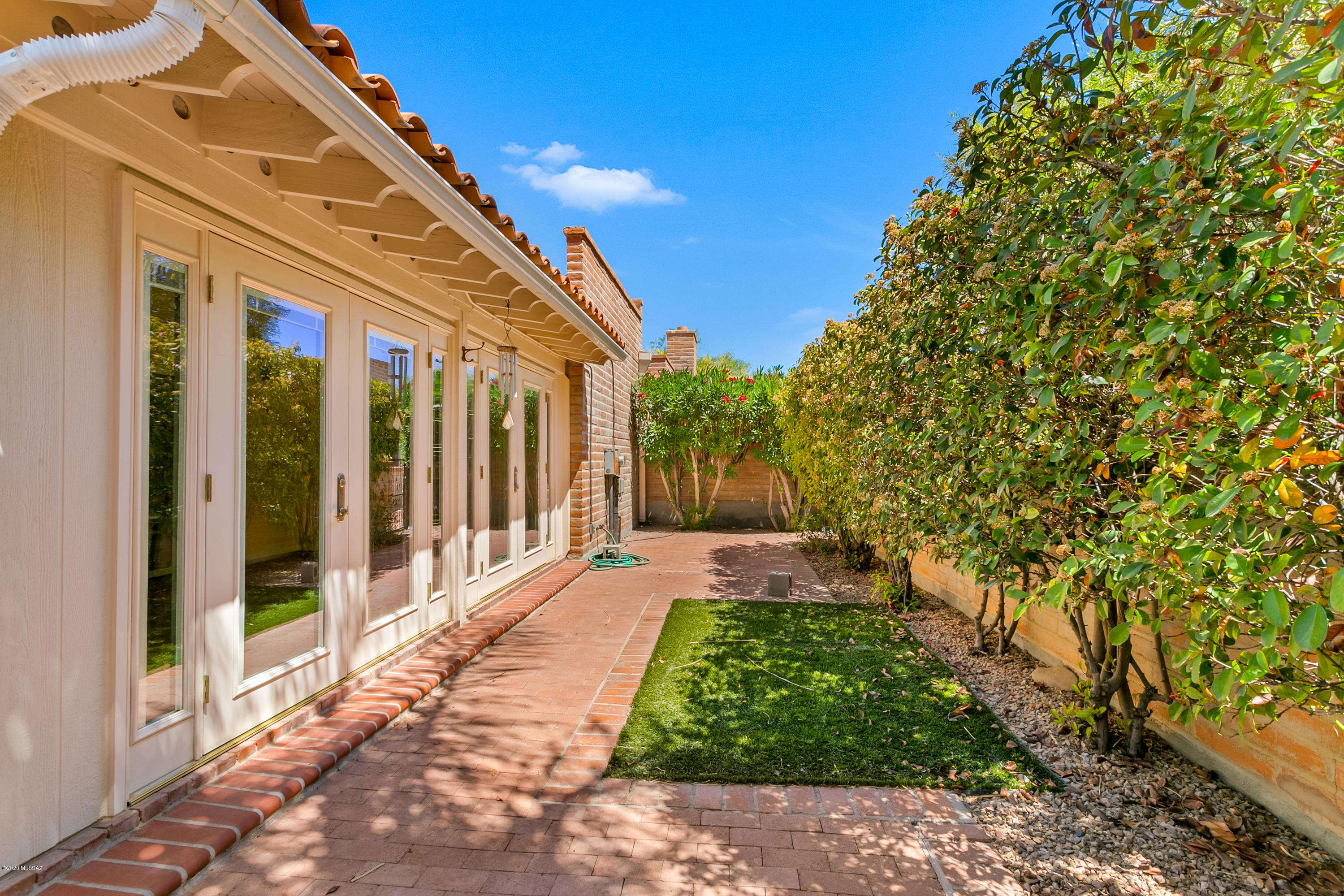 Villas De La Canada (1-74) - Residential