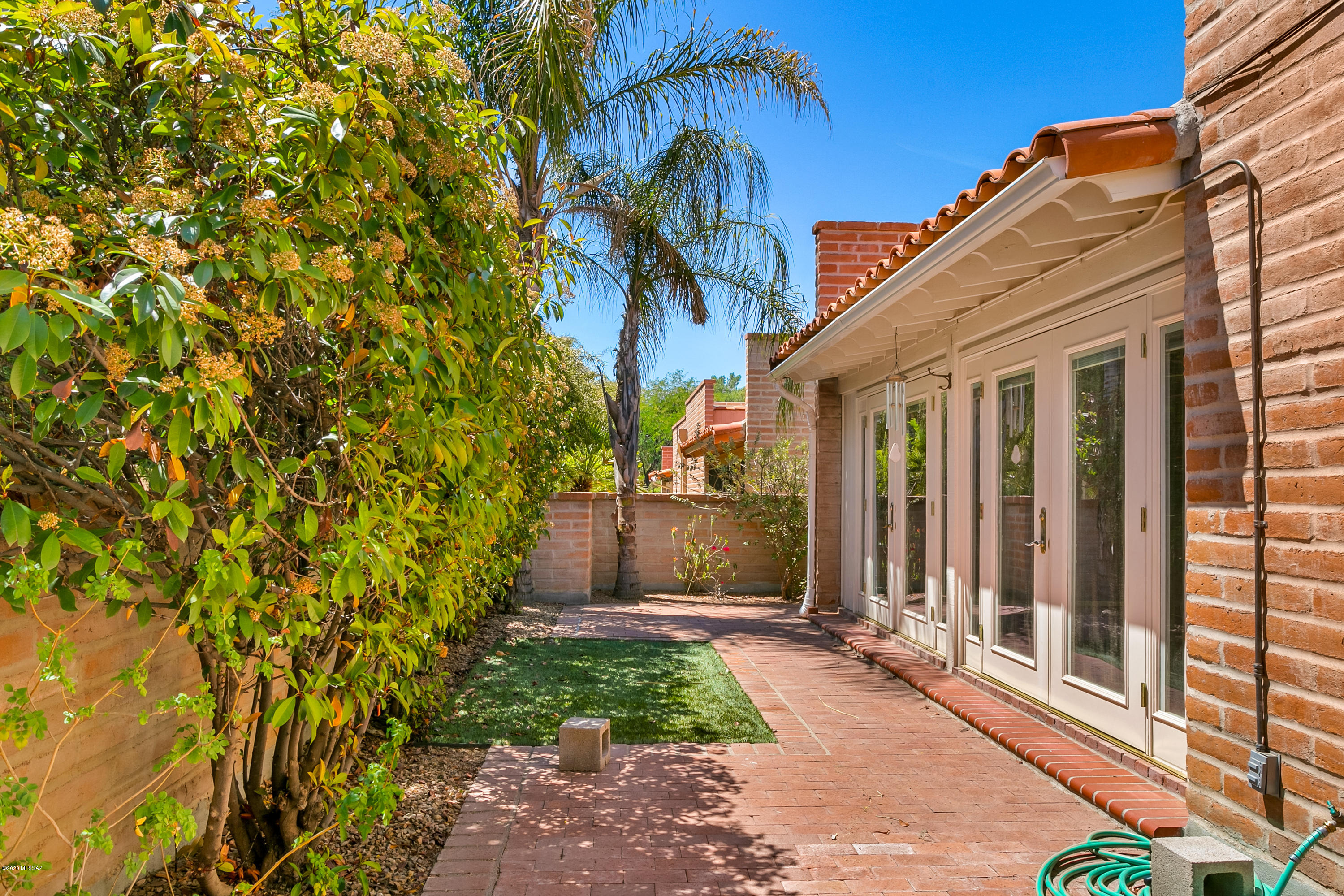 Villas De La Canada (1-74) - Residential