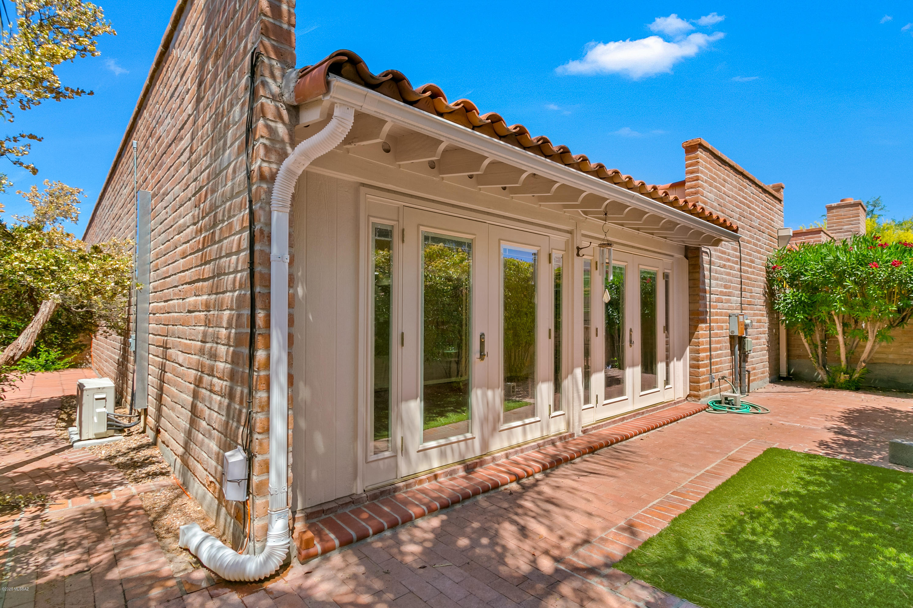 Villas De La Canada (1-74) - Residential