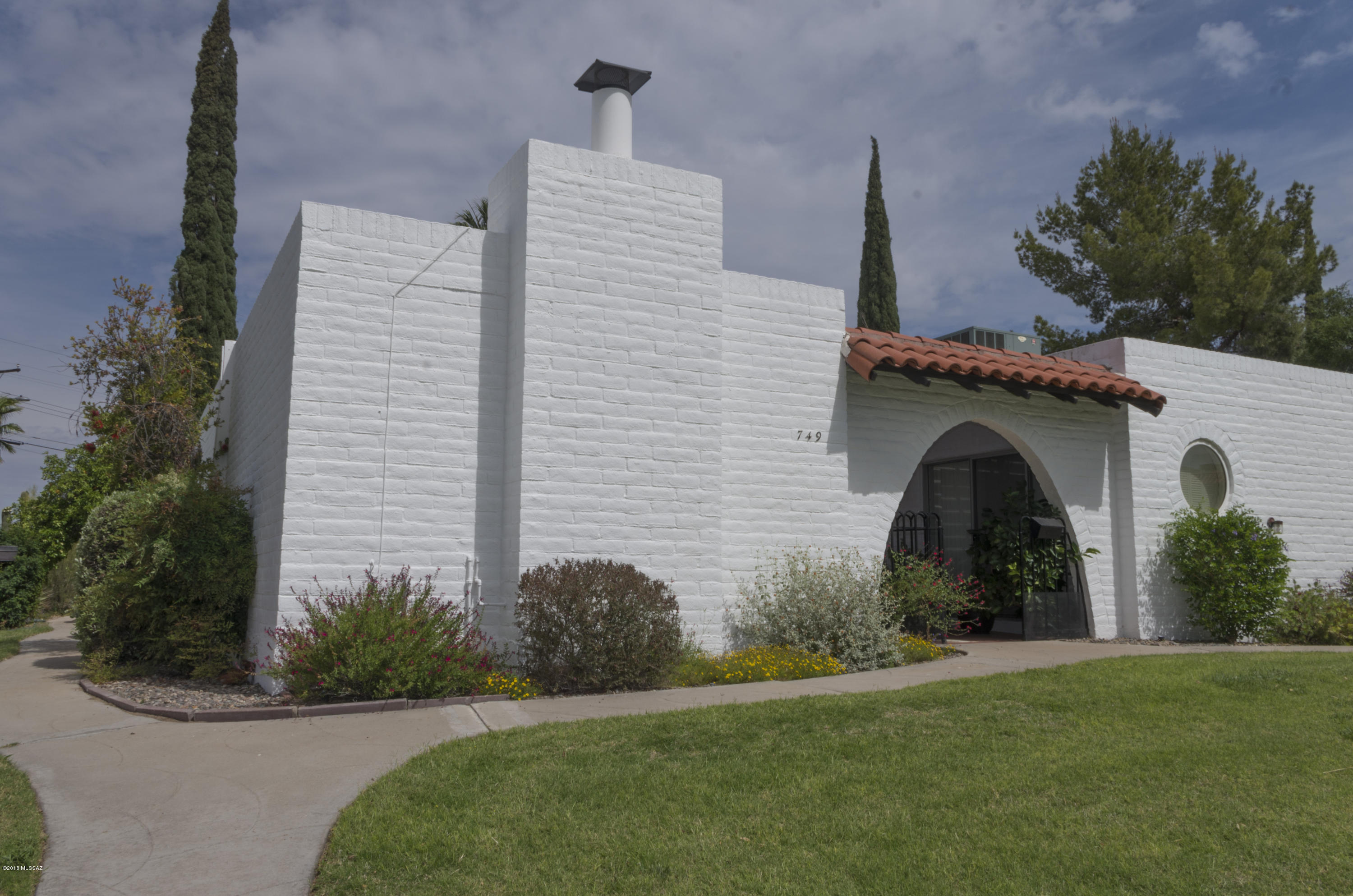 Las Lomitas (1) - Residential