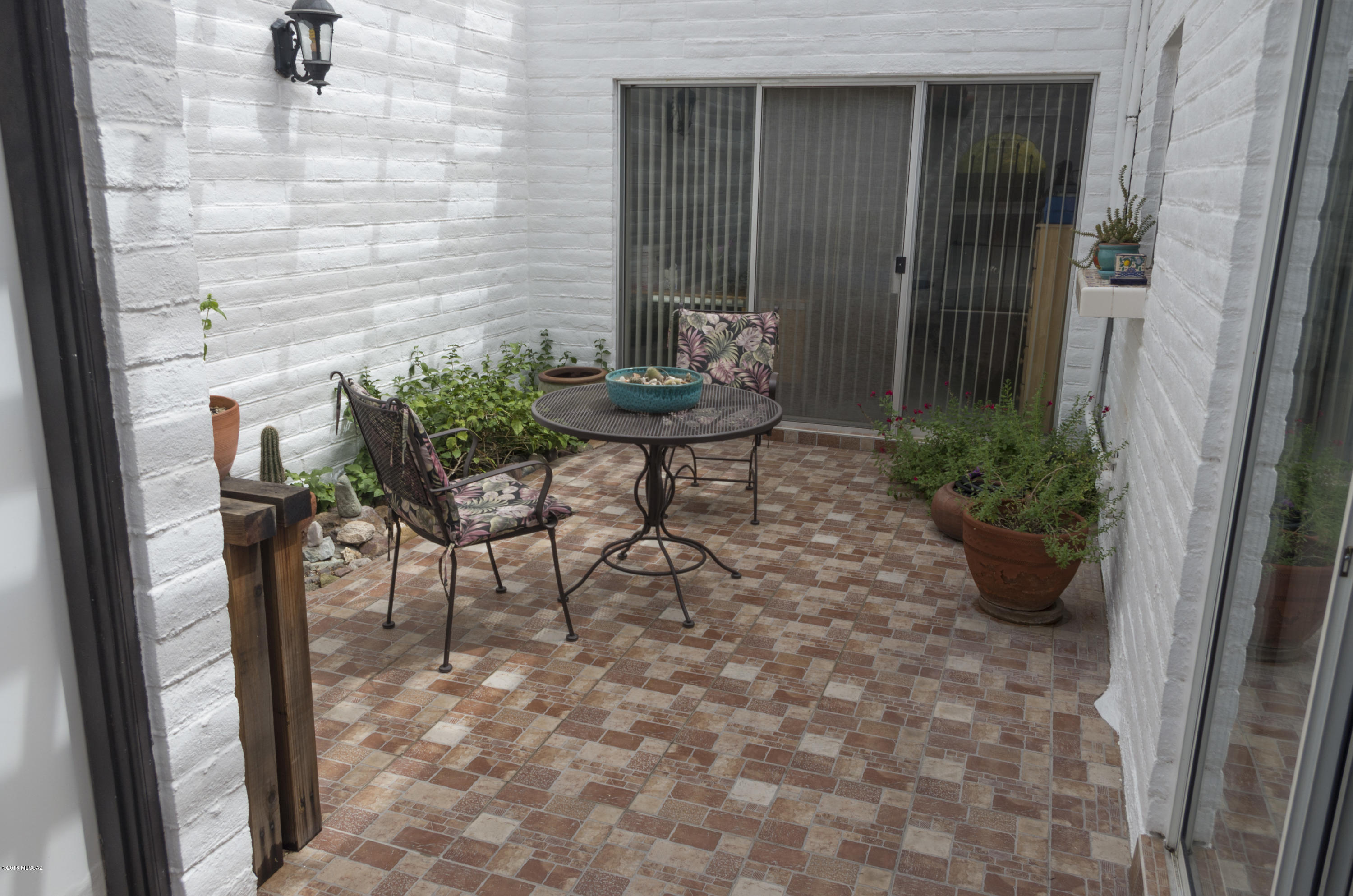 Las Lomitas (1) - Residential