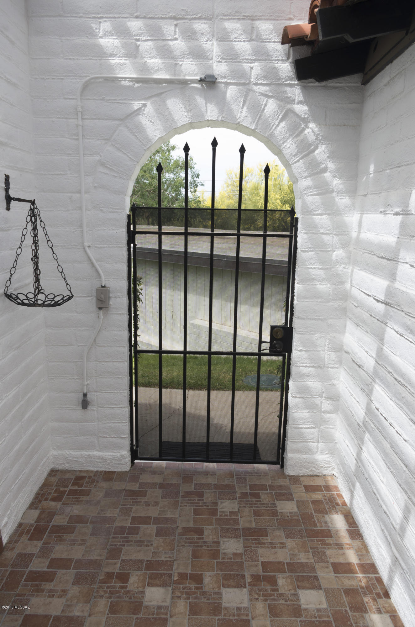 Las Lomitas (1) - Residential