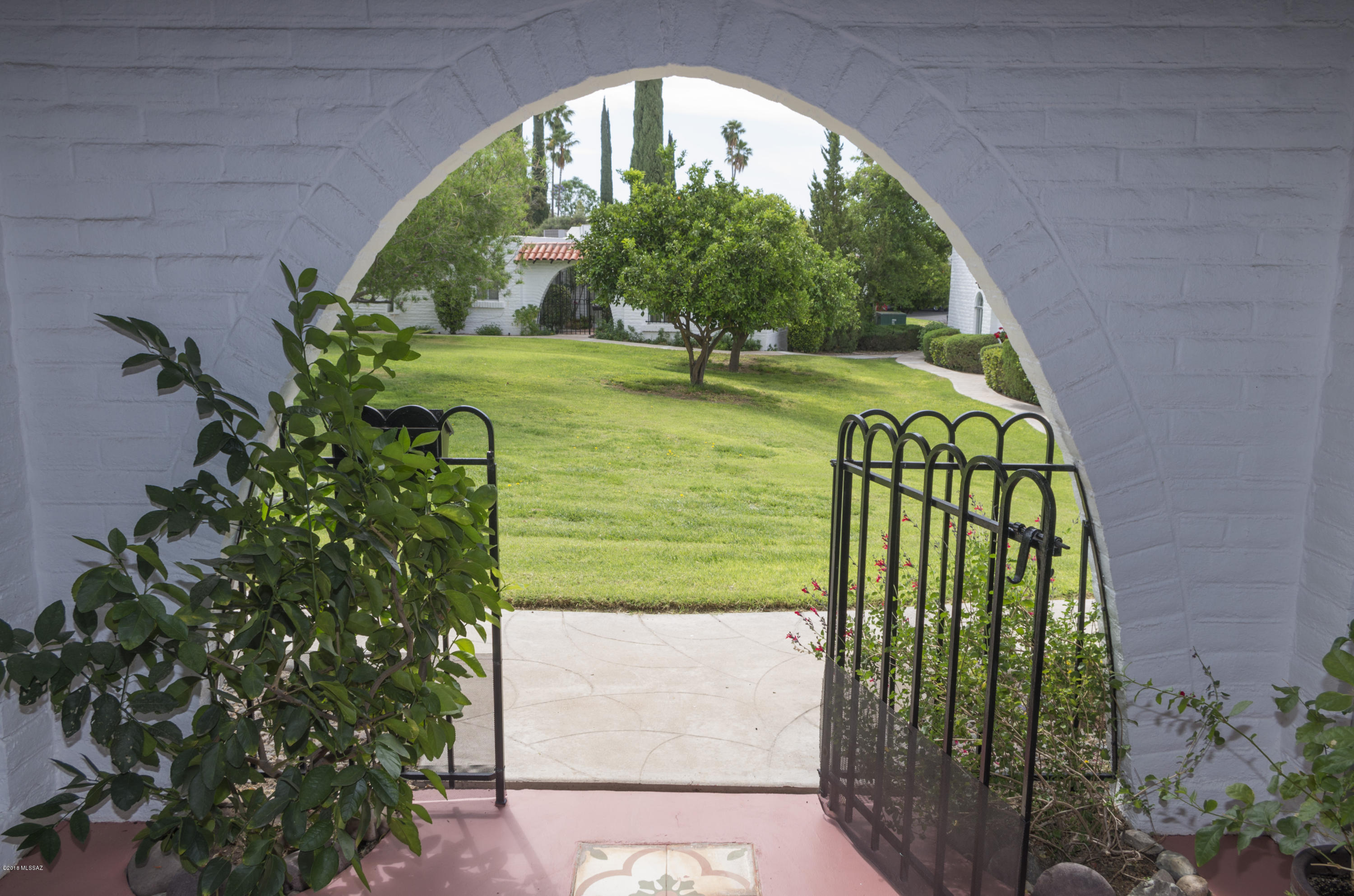 Las Lomitas (1) - Residential