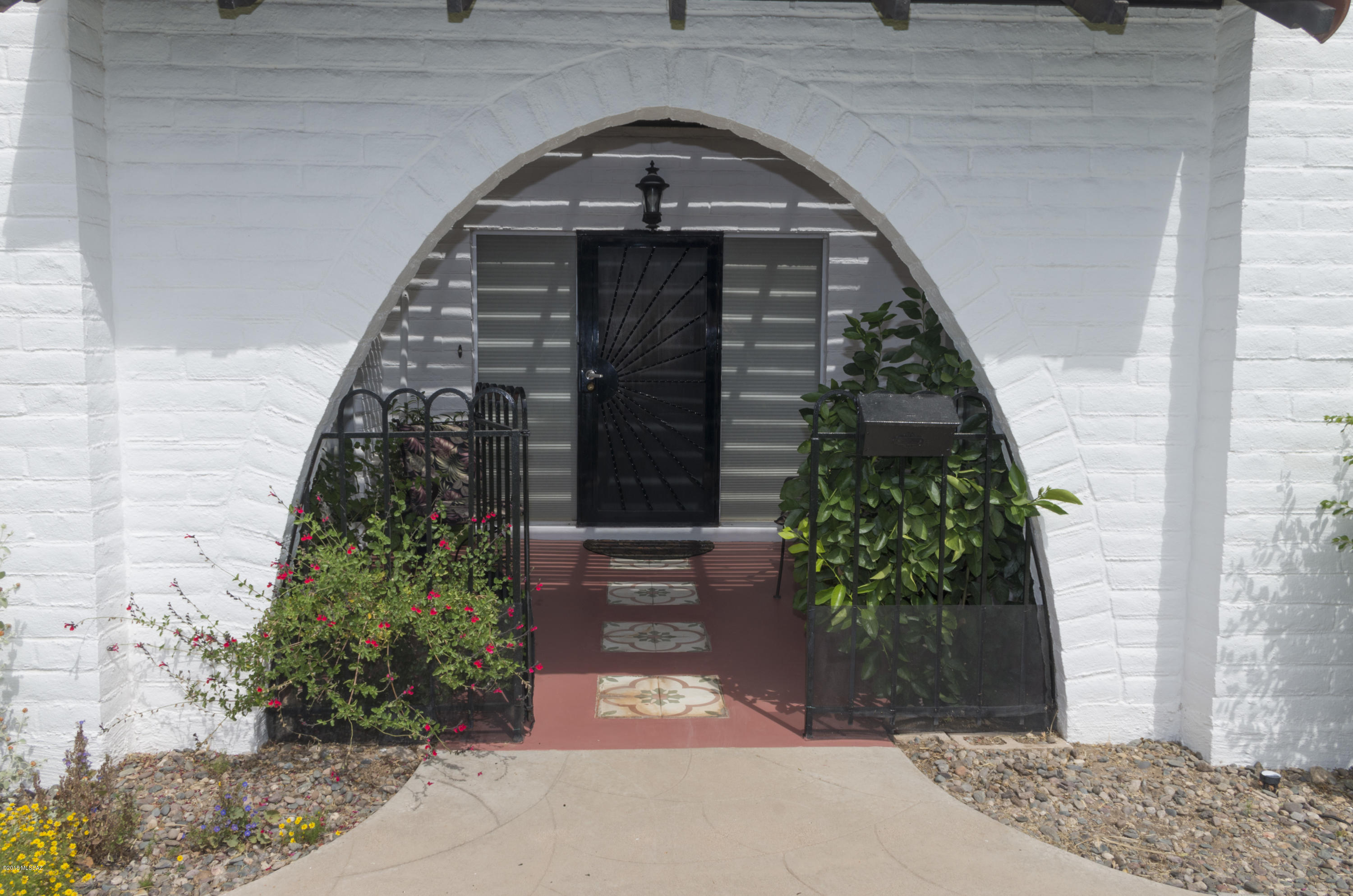 Las Lomitas (1) - Residential