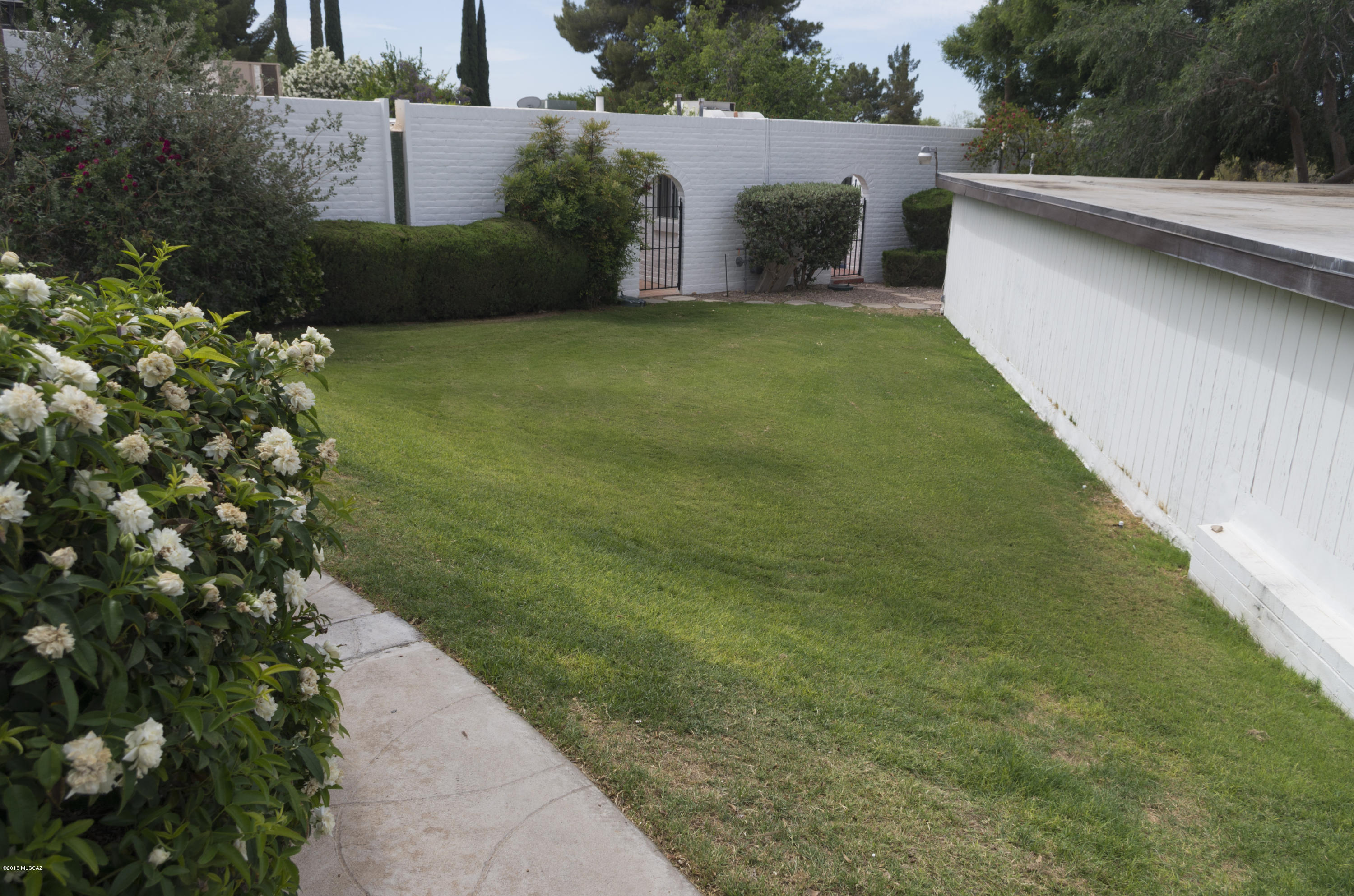 Las Lomitas (1) - Residential