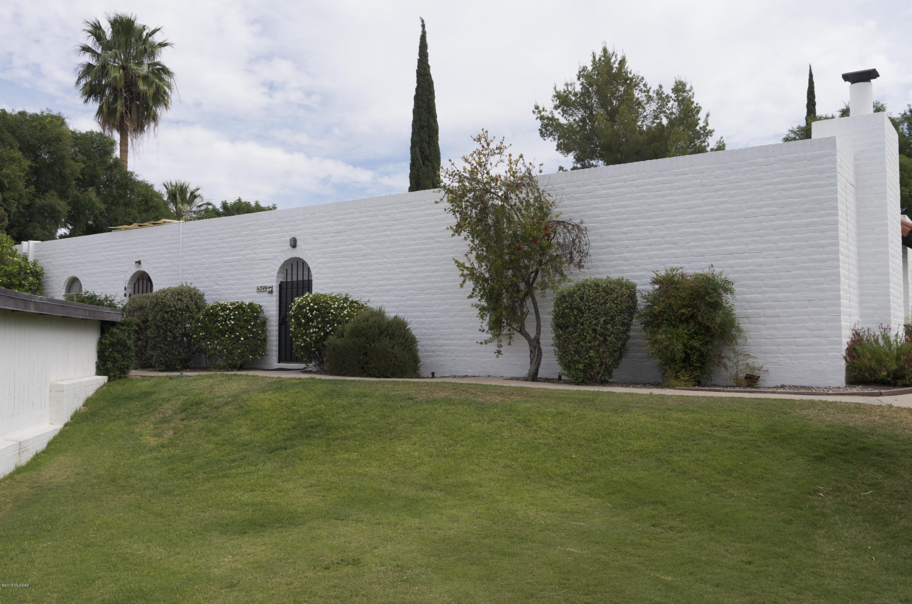 Las Lomitas (1) - Residential