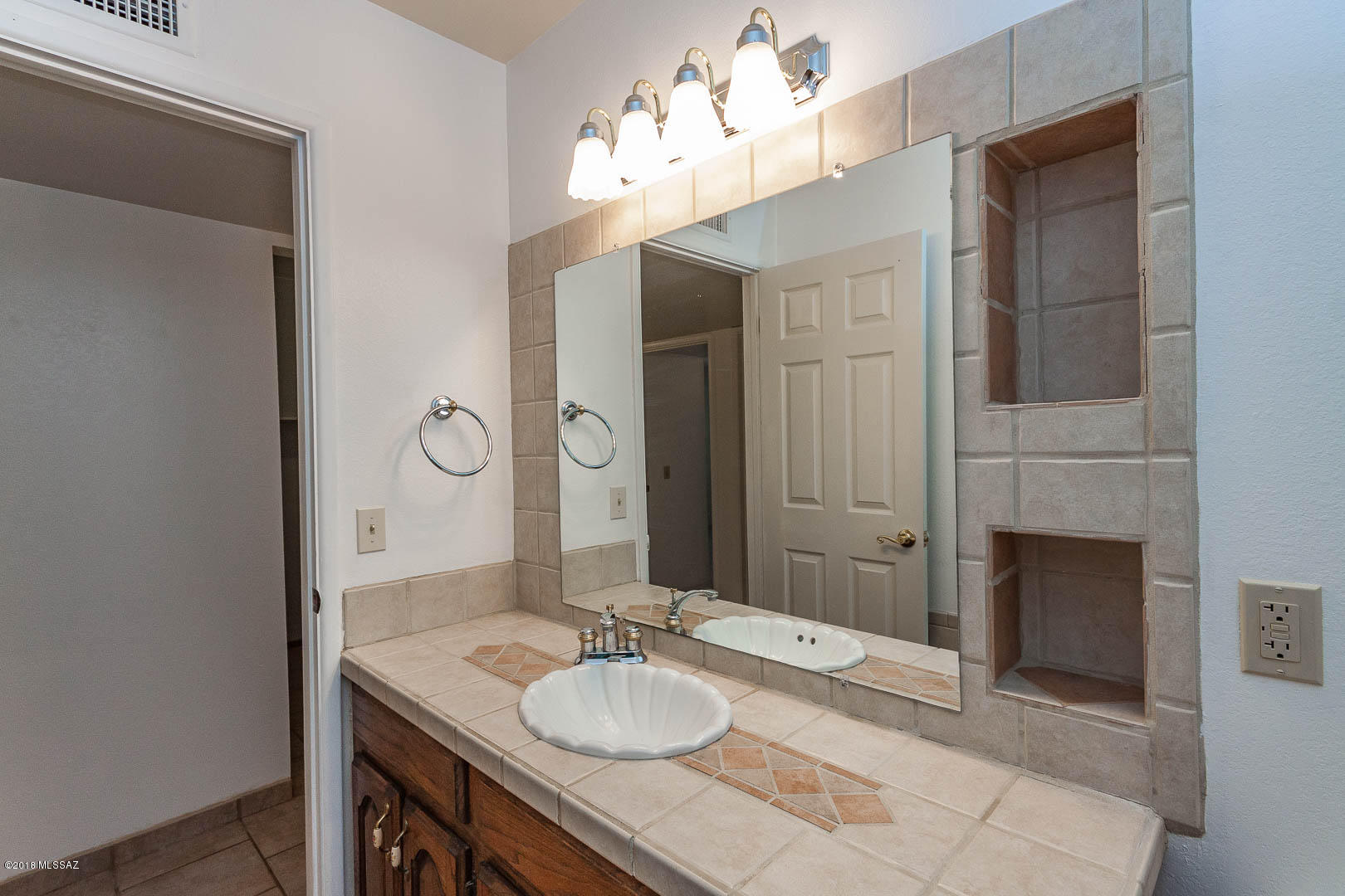 Los Robles Estates - Residential