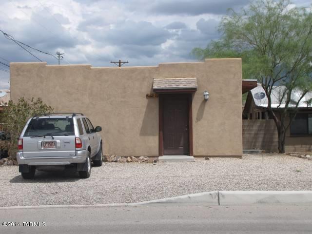 Newer (2007) home with 3 bedroom and 2 bath. Polished Concrete floors.  All appliances, fenced yard.  A/C-Pima and Columbus area.