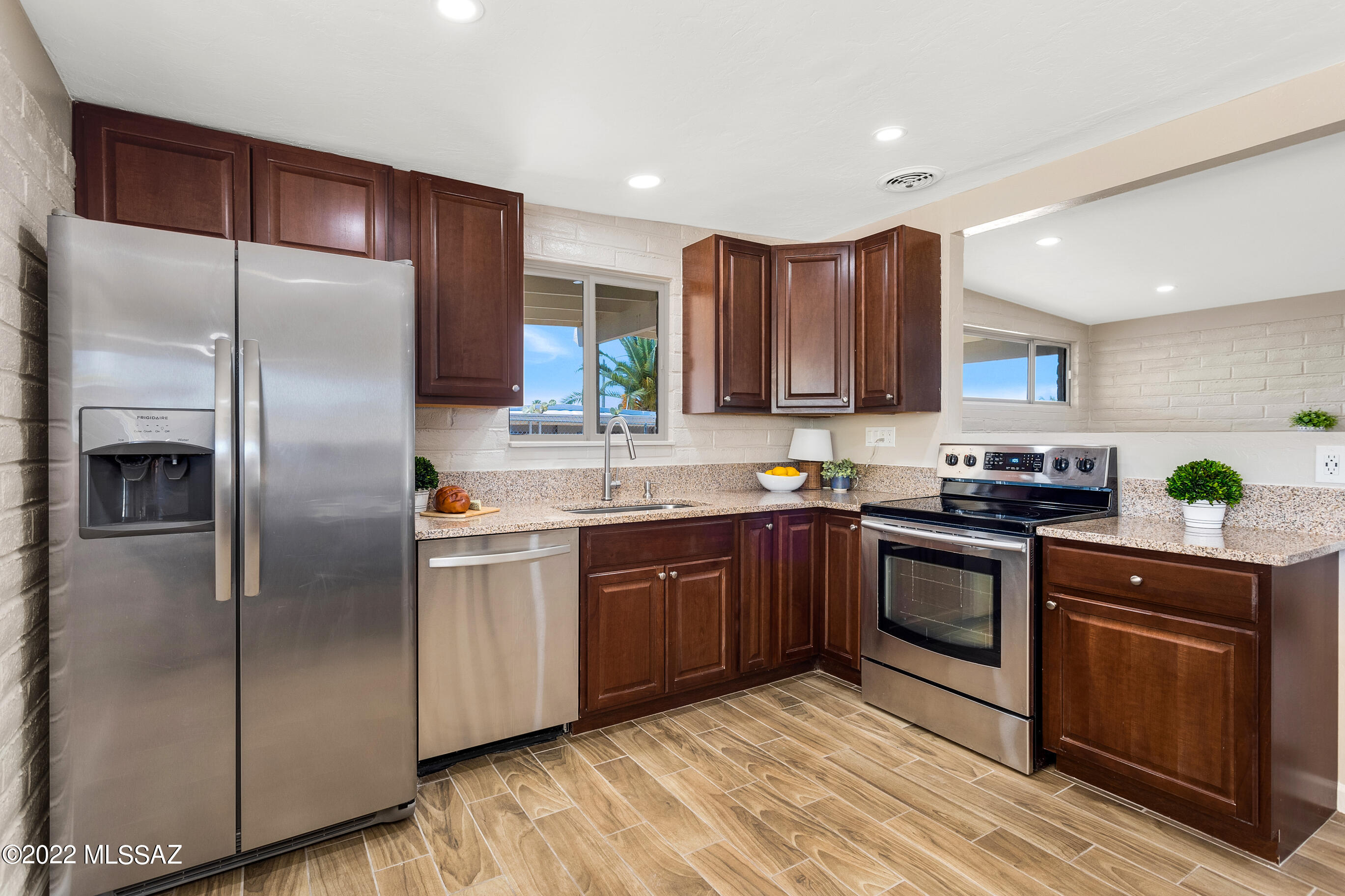 Sherwood Village Terrace (231-546) - Residential