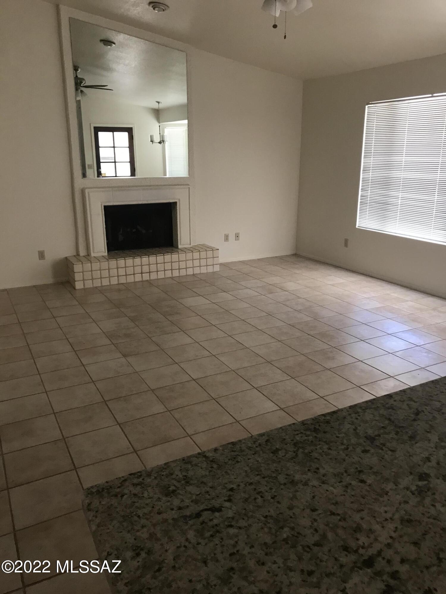 Ventana Shadows (1-80) - Residential Lease