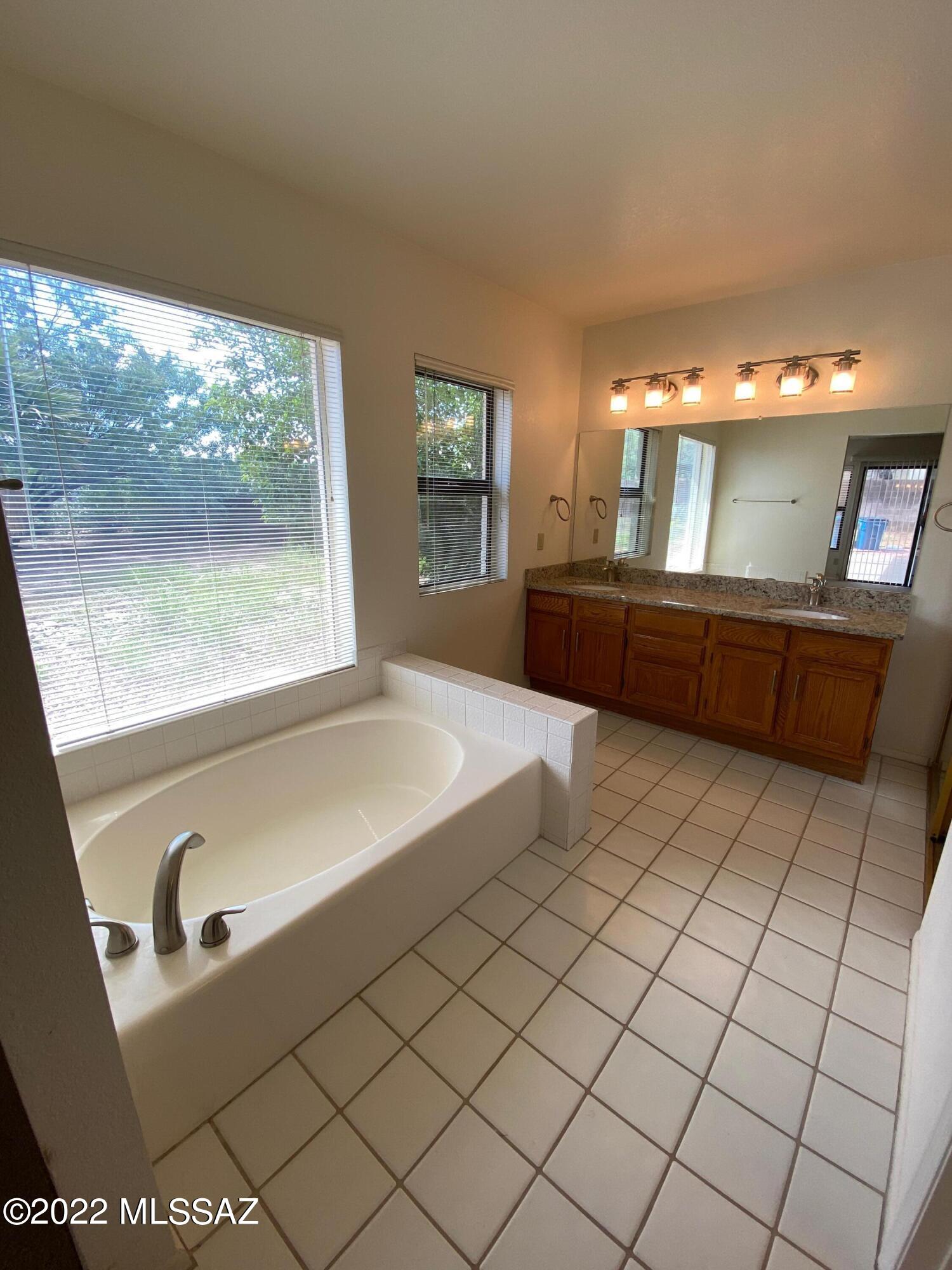 Ventana Shadows (1-80) - Residential Lease